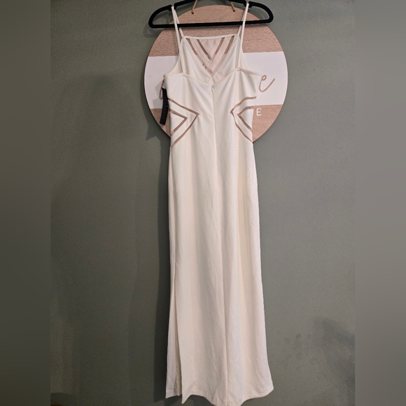 Scarlett Ivory Sleeveless Wedding Dress - Picture 5 of 6